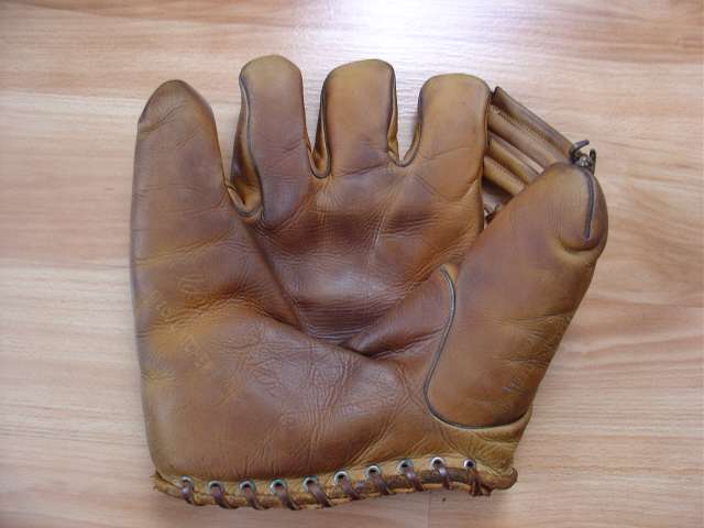 Eldon Auker Goldsmith AU Front